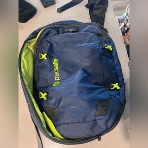 Pacsafe venturesafe 45L GII 60320 travel bag luggage